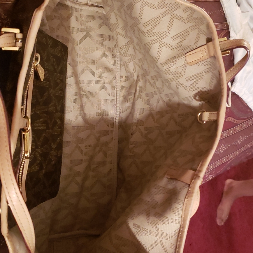 Michael Kors tote - Picture 3 of 3